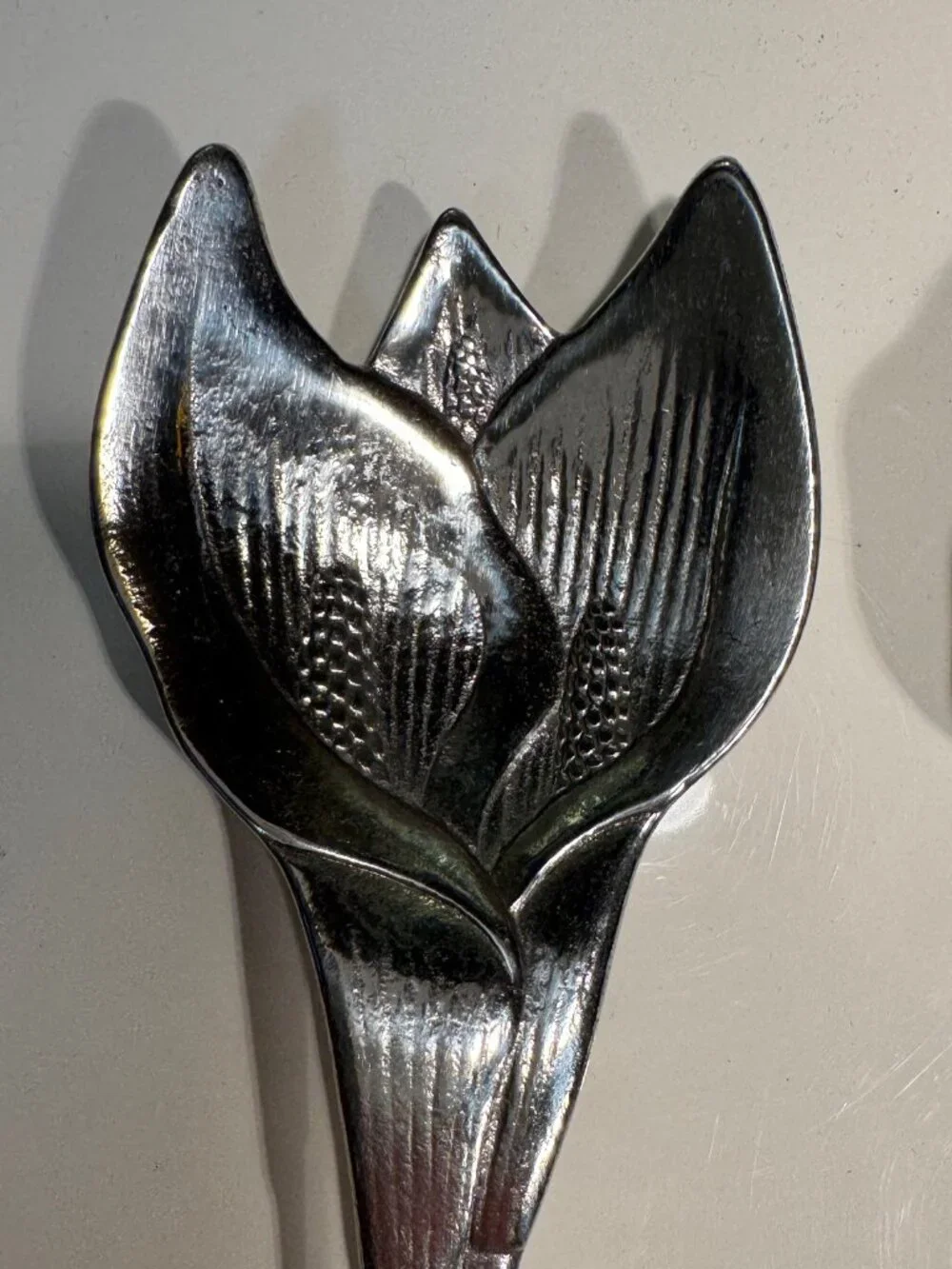 Arthur Court Salad Server - Tulip